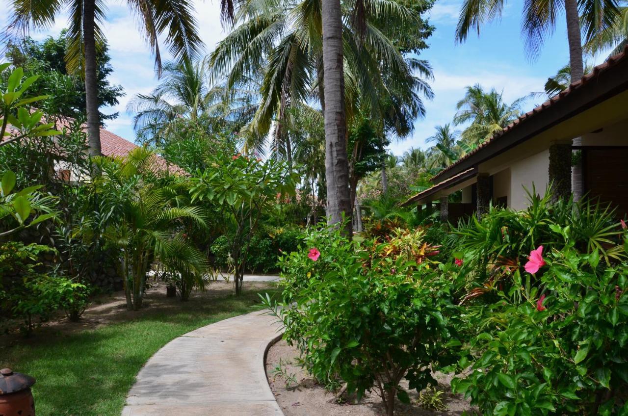 Отель Cocotinos Sekotong Lombok Sekotong Barat Экстерьер фото