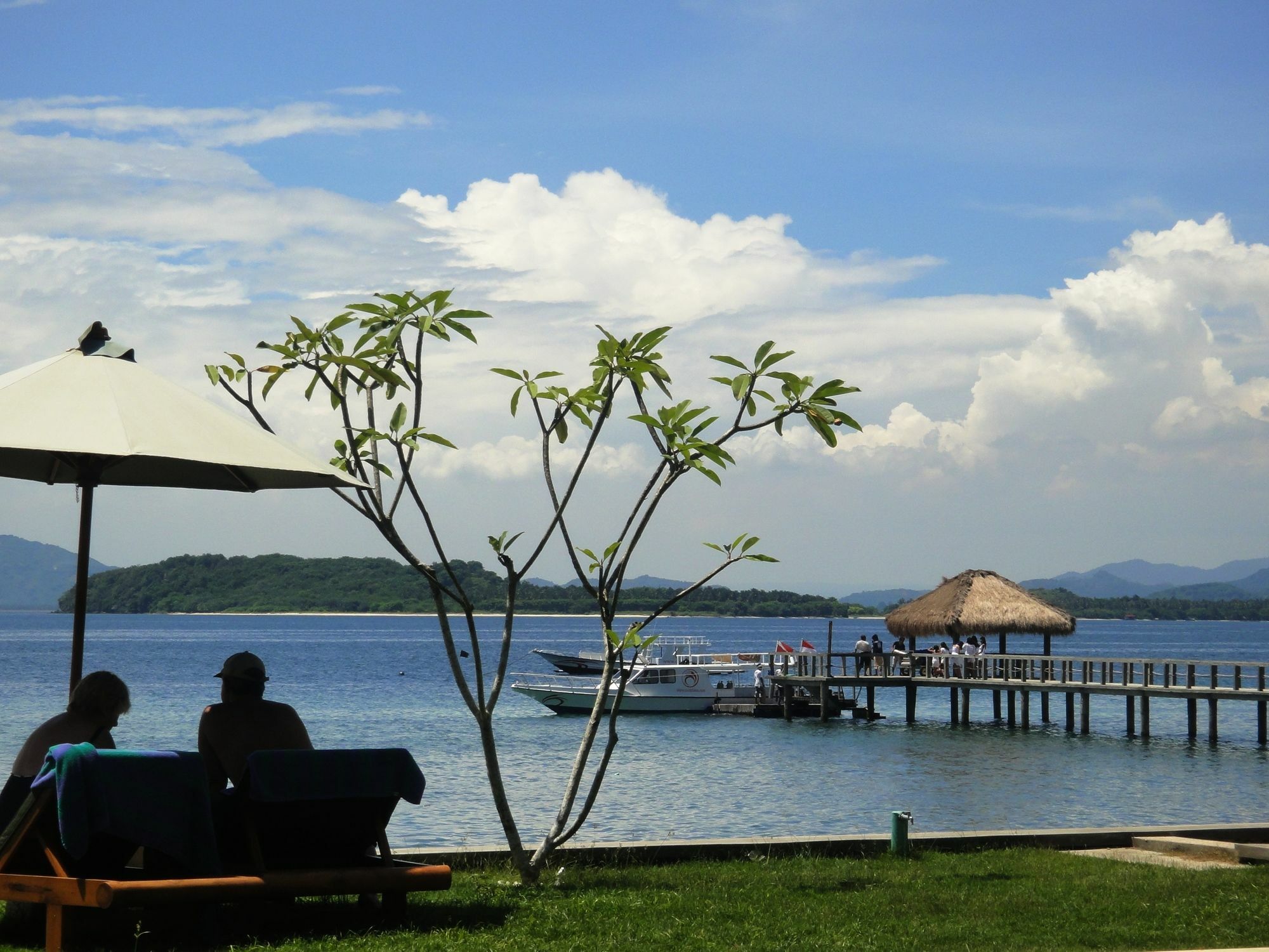 Отель Cocotinos Sekotong Lombok Sekotong Barat Экстерьер фото